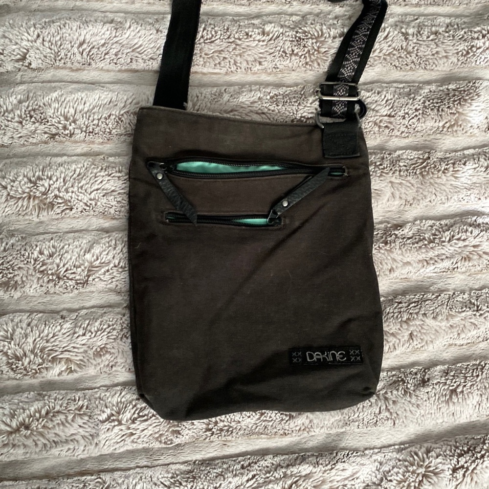 DAKINE crossbody purse